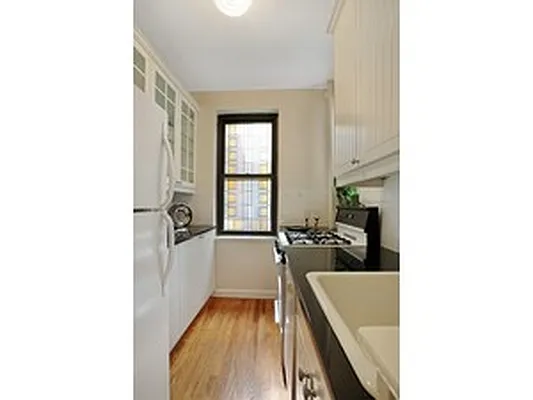 Sold by Corcoran | media 19