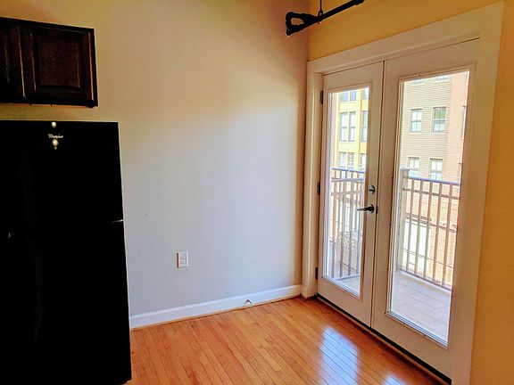 5th image of 511 N Harrison St #13