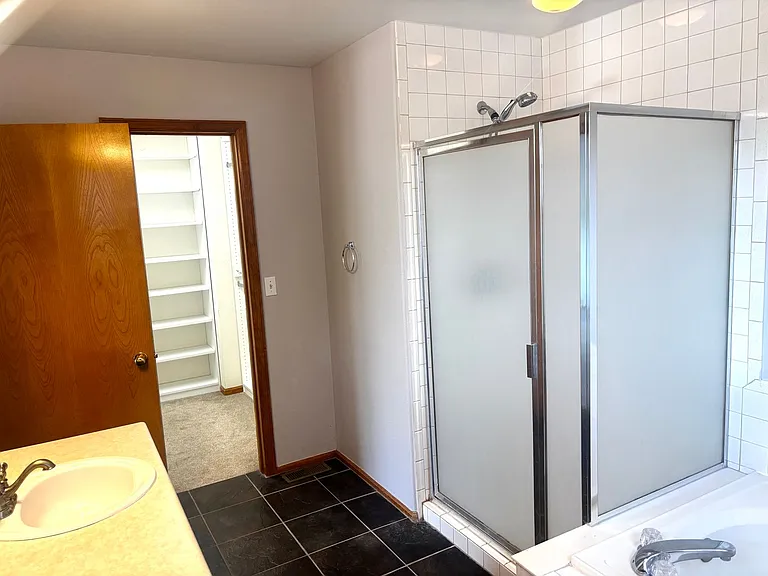 10318 Ravenswood Ln — Photo 18