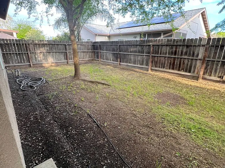 2724 Tecopa Ave — Photo 29
