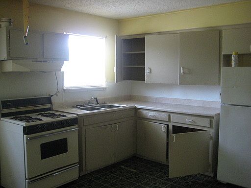5th image of 1313 W 41st St