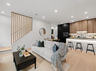 5034 Granville St #2, Vancouver, BC V6M 3B2