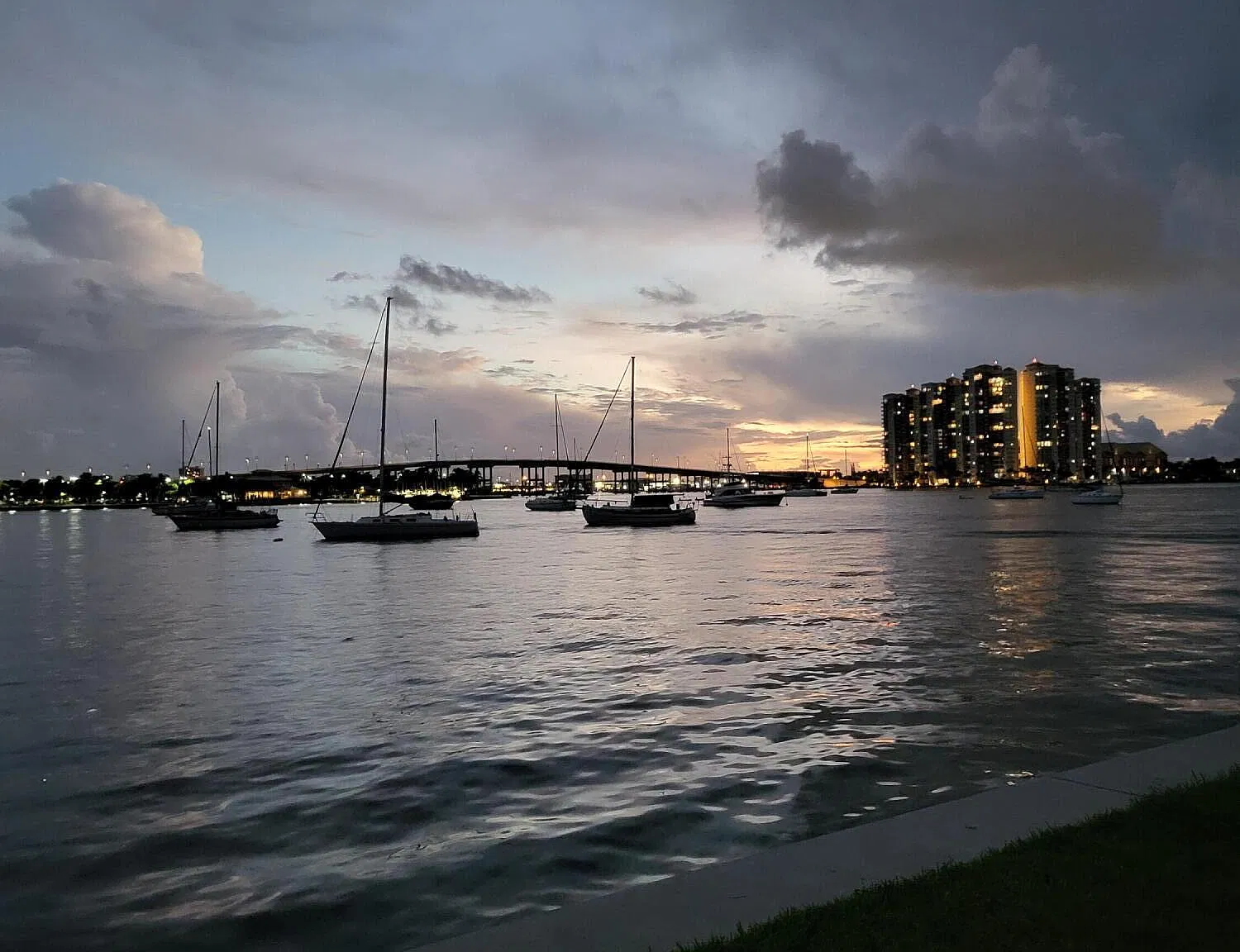 2 bed, 2.0 bath, 1065 sqft, $3,500 — Photo 3