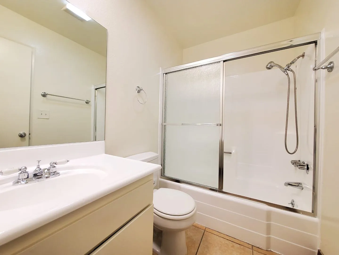 Villa Gardens Apts - Carmel Palm, LP — Photo 4