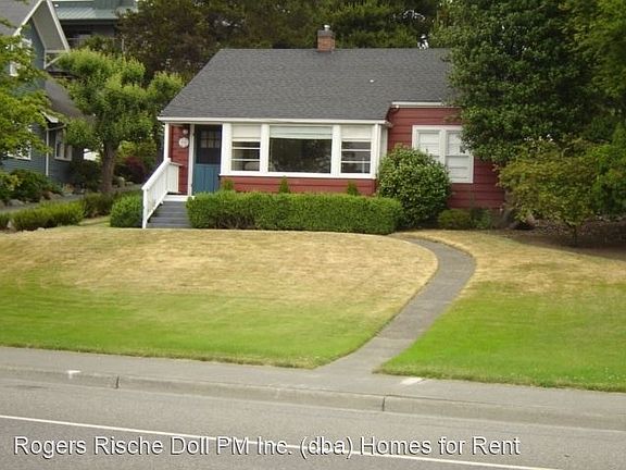2nd image of 1540 SE Pioneer Way