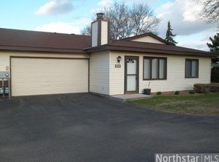 8518 S Maplebrook Cir, Brooklyn Park, MN 55445