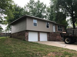 2200 N Hawthorn Dr, Columbia, MO 65202