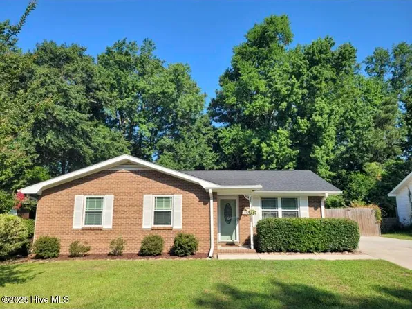 116 Meadowood Drive, Wilmington, NC 28411