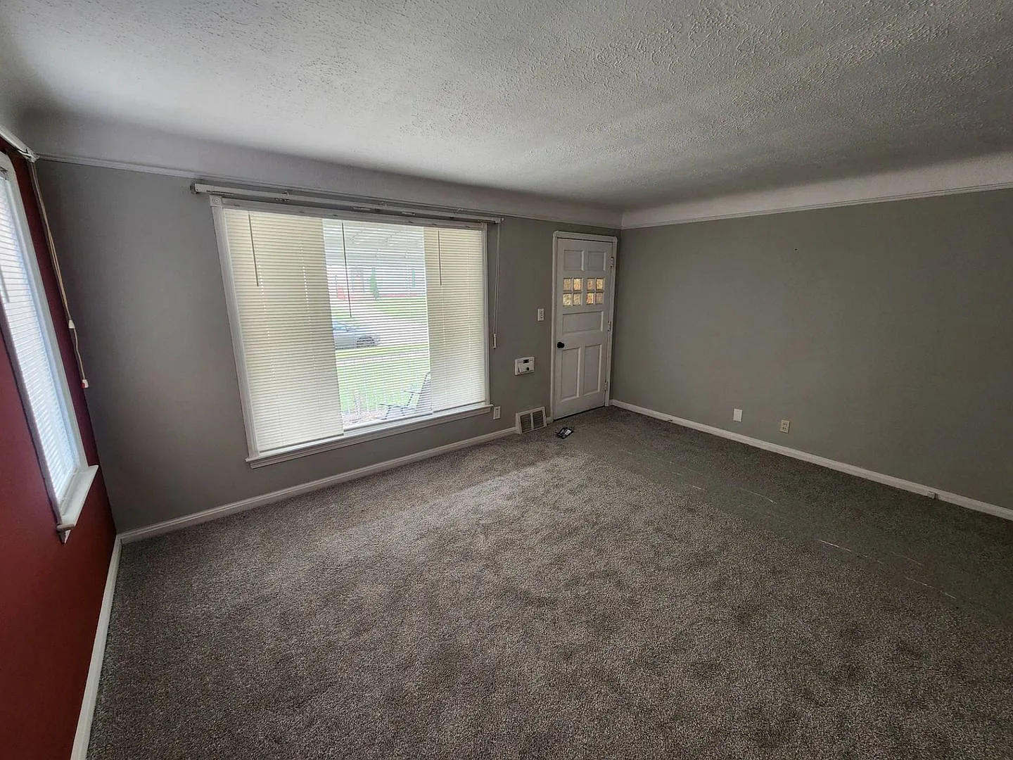 Charming 4-Bedroom Property in Prime Location — Photo 3