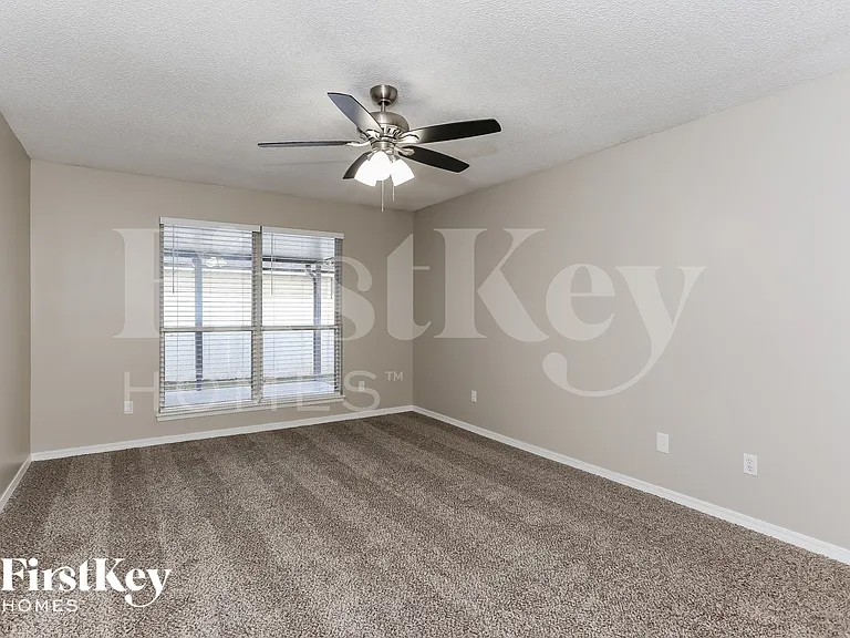 2343 Mindanao Dr — Photo 9