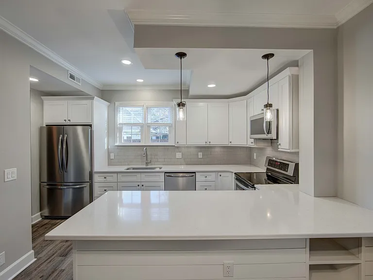 1129 W Main St #4 — Photo 7