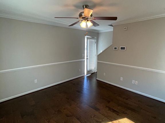 4th image of 927 Yarrow Ln