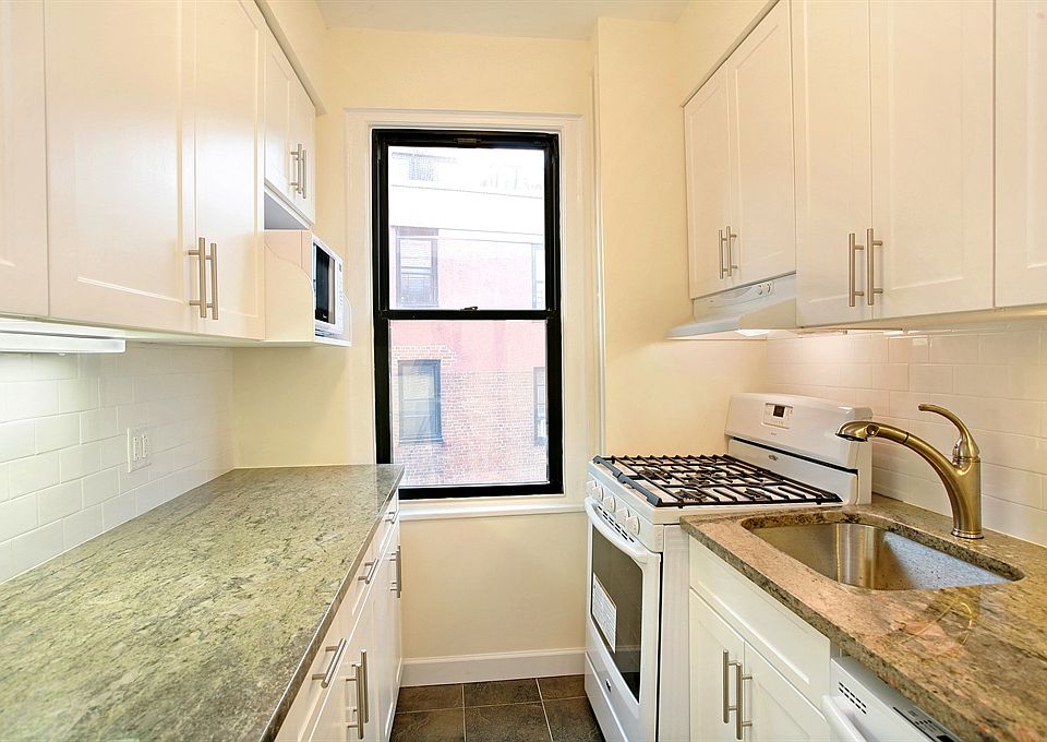 1st image of 67 Park Ter E APT C61