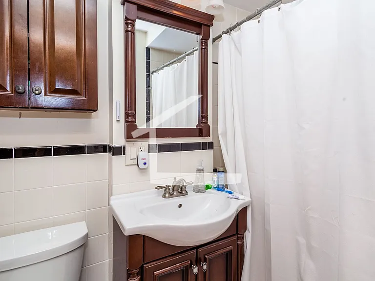 83 Myrtle St #6 — Photo 6