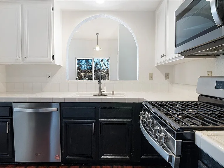 25126 Steinbeck Ave #H — Photo 1