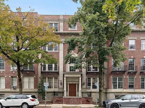 250 Brattle St APT 22, Cambridge, MA 02138