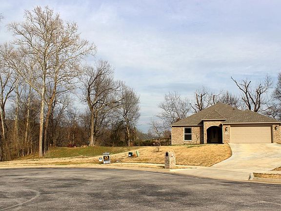 3rd image of 846 S Hoddle Pl