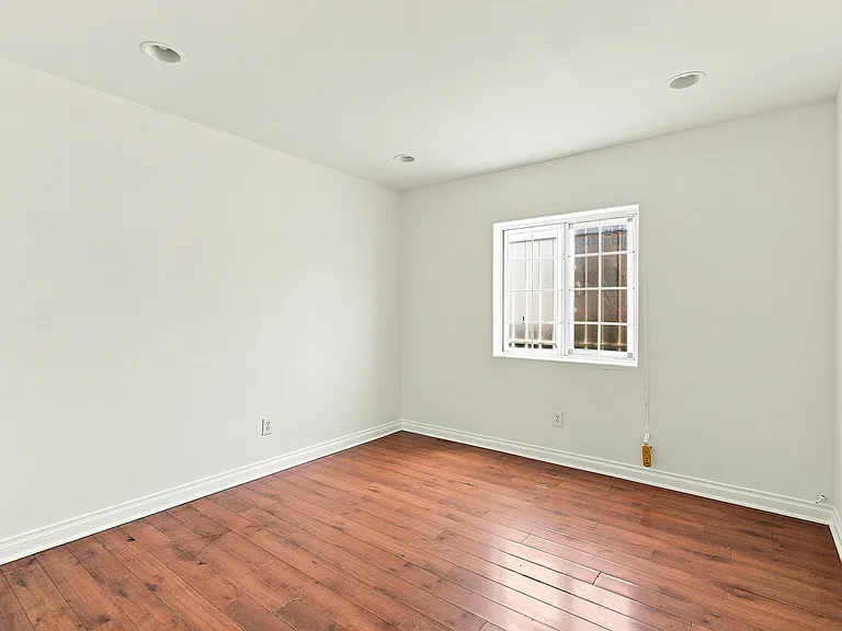 246 E Gage Ave — Photo 12