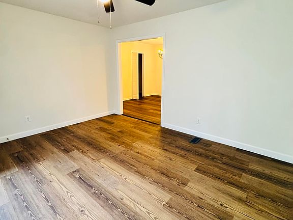 5th image of 4233 Donavan Dr