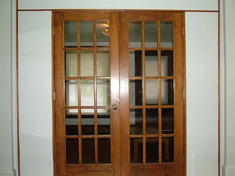401 W Green St — Photo 25