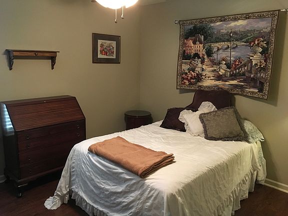 2nd image of 125 Dove Dr