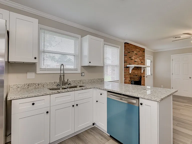 250 Almon Ct — Photo 7