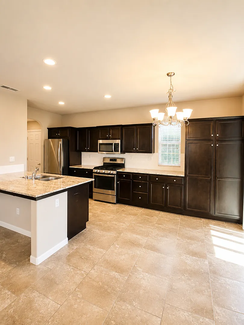 Modern 3-Bedroom, 2.5-Bath In Clovis! **Solar Included - Pge Savings** — Photo 3