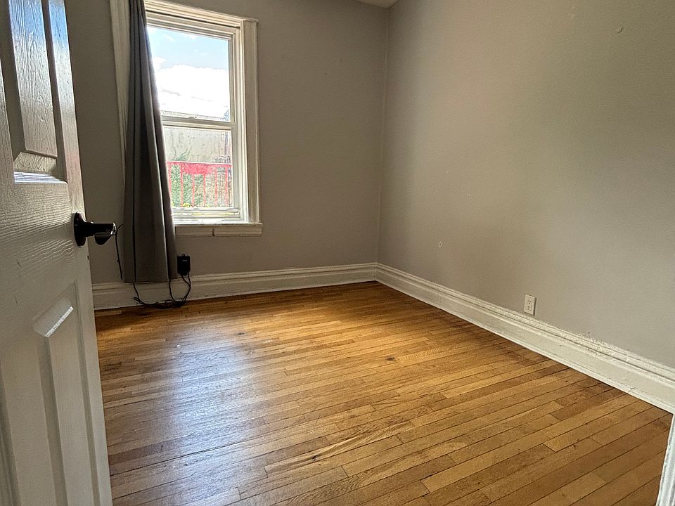 1st image of 104 Baldwin Ave Floor 2