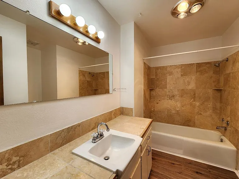 1207 Calle Luna — Photo 9