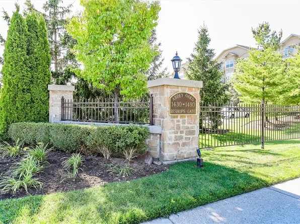 1470 Bishops Gate #206, Oakville, ON L6M 4N2