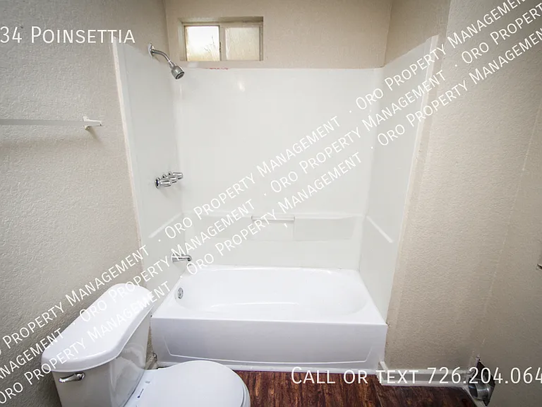 934 Poinsettia — Photo 5