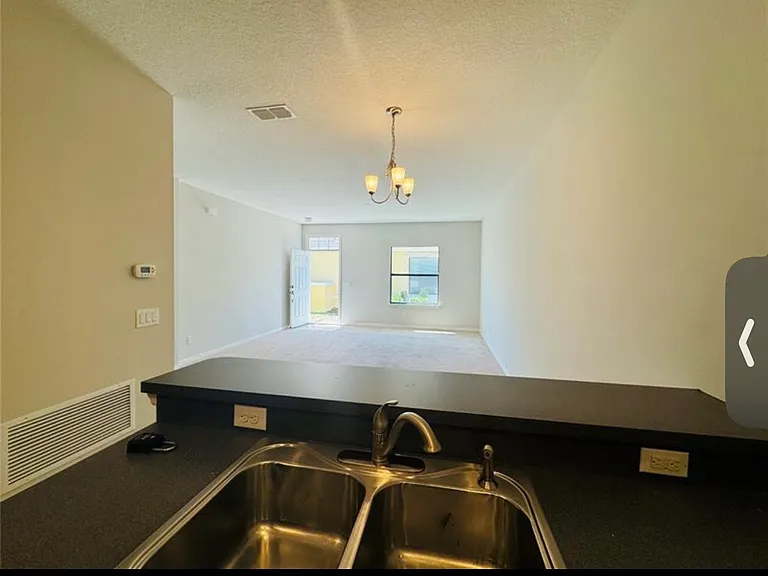 Coriander Dr — Photo 8
