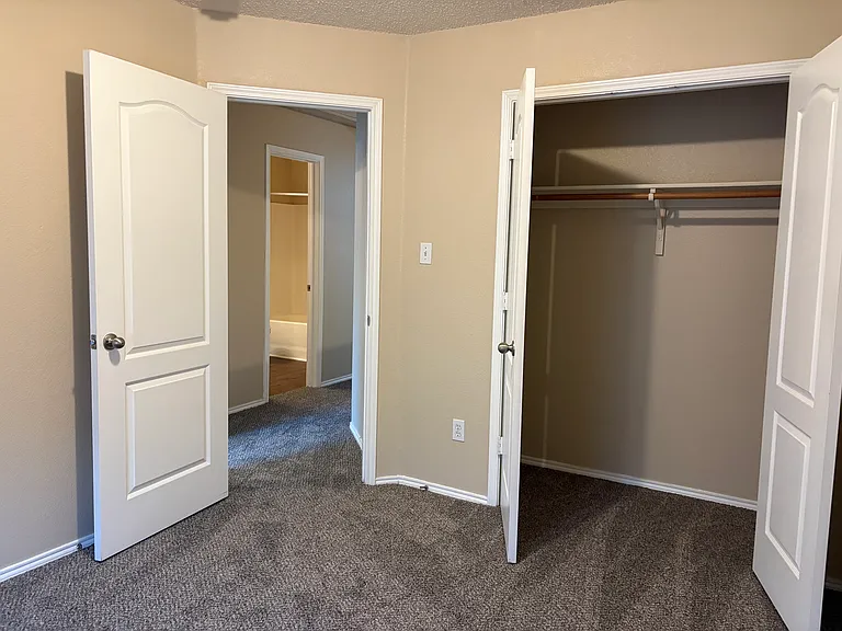 5744 Giddyup Ln — Photo 15