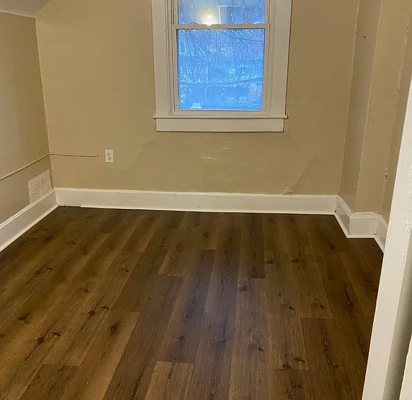 411 N Centennial St — Photo 8