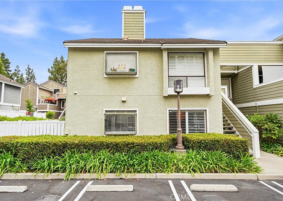 1st image of 1 Oak Spring Ln #320