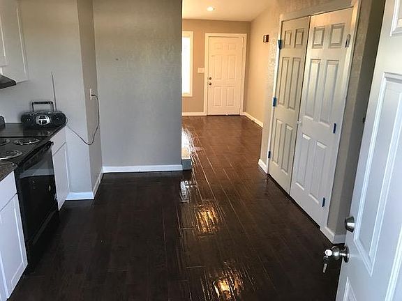 5th image of 859 Meadowlark Cir