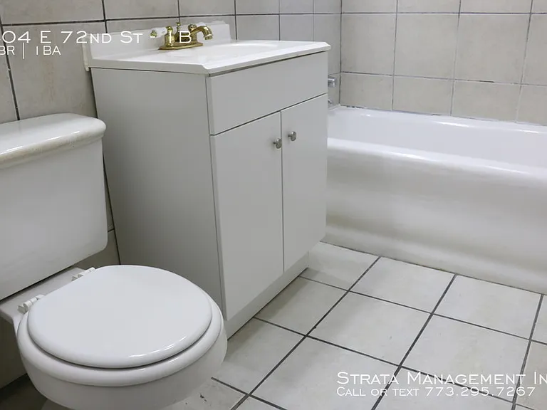 404 E 72nd St — Photo 5