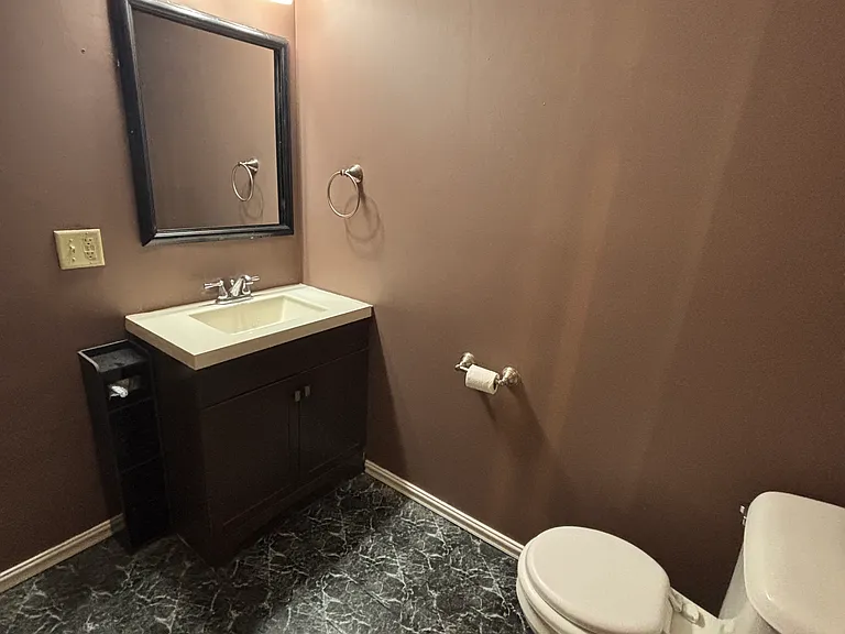 403 Madeline Dr — Photo 6