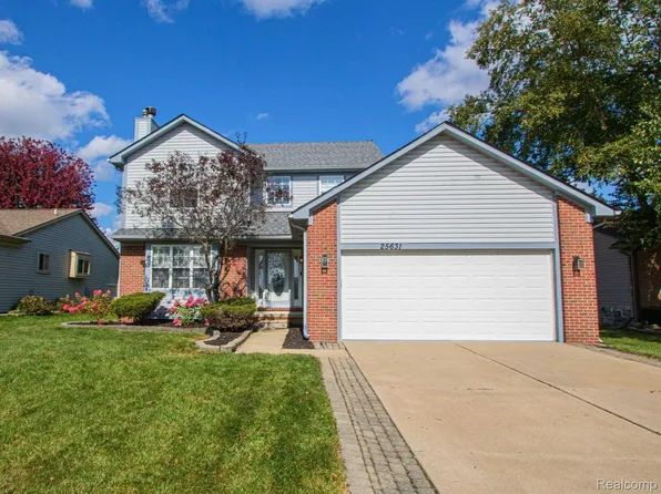 25631 Briar Towne Blvd, Chesterfield, MI 48051