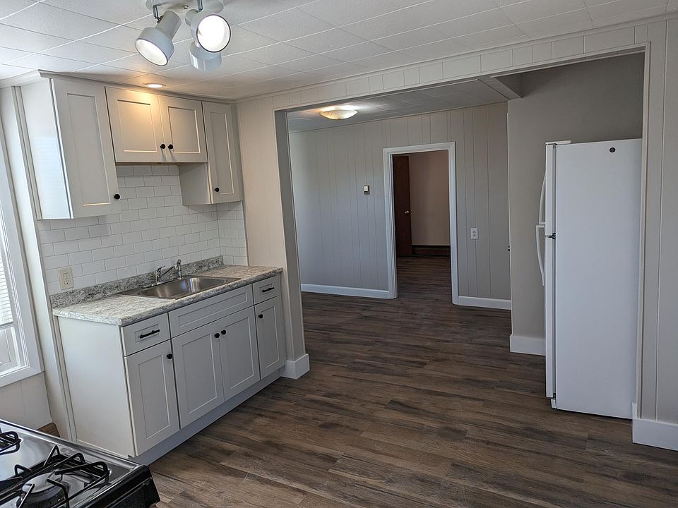 Newly remodeled kitchen.