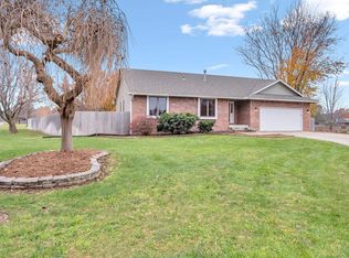1207 Grandview Ct, Newton, KS 67114