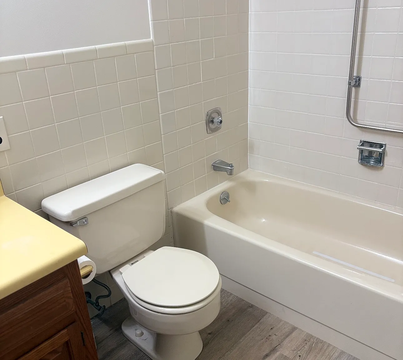 5 Pembroke Ln — Photo 3