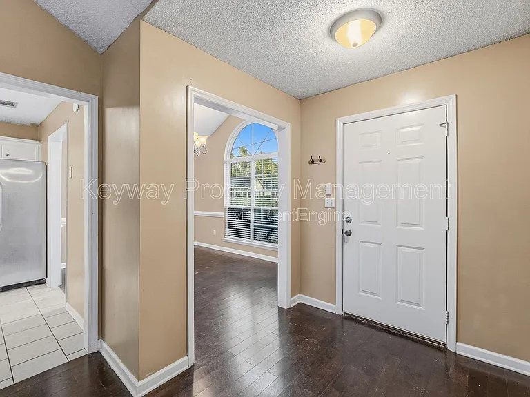 3013 Heron Ct — Photo 3