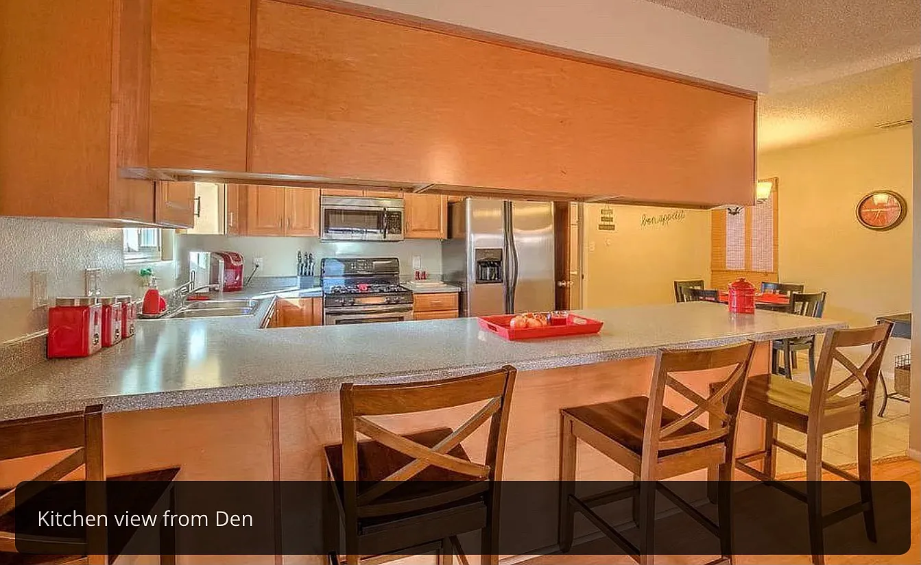 6300 Avenida La Costa NE — Photo 1