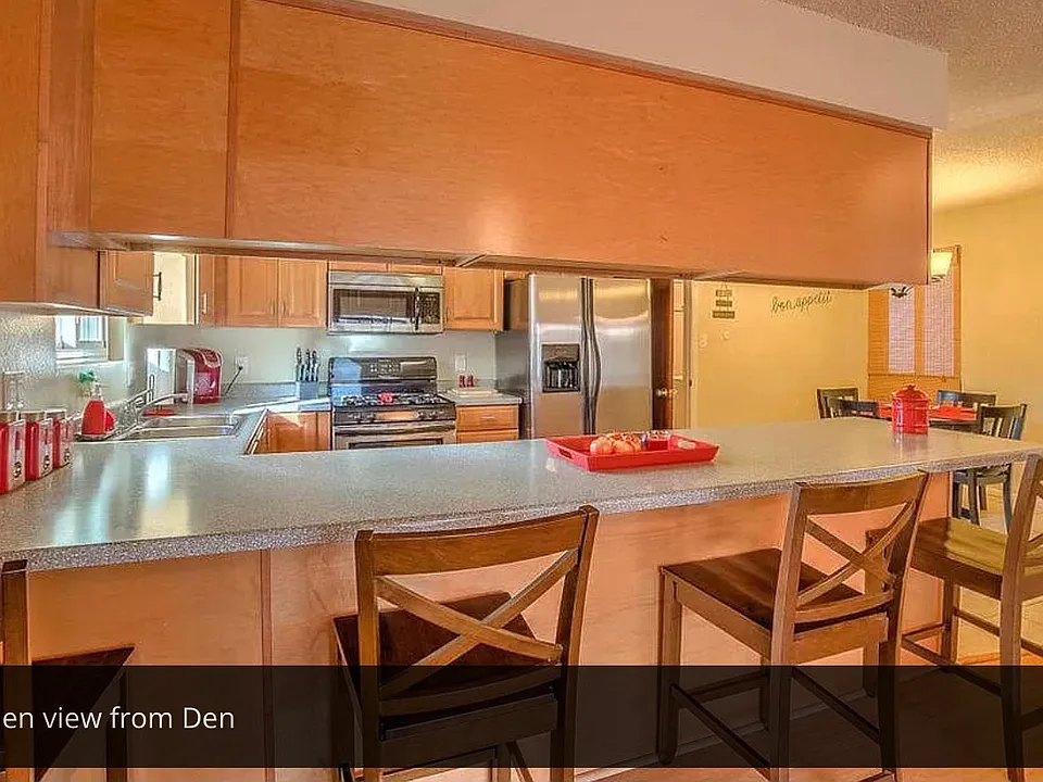 6300 Avenida La Costa NE