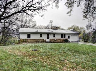 11307 Friar Ln, Minnetonka, MN 55305