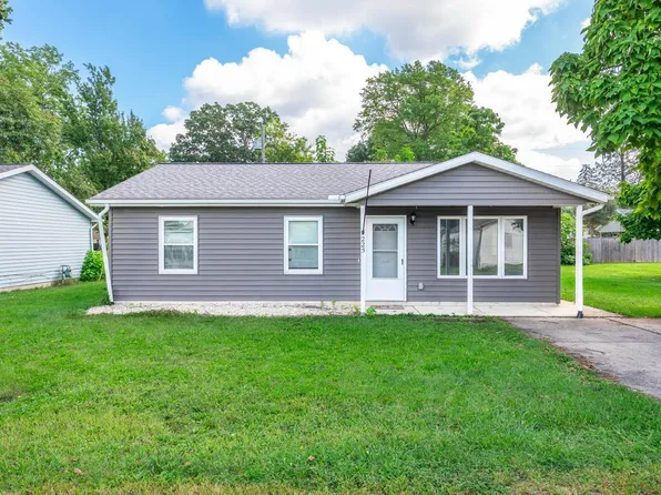 225 Essex Rd, Vermilion, OH 44089