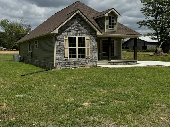 112 Mazie Dr, Lafayette, TN 37083