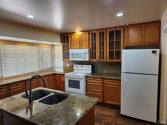 5th image of 2393 Channing Place