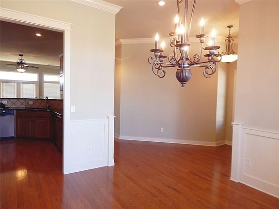 5th image of 266 Bella Vita St